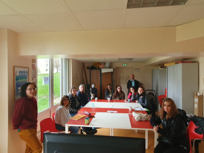 Rencontre entre 8 étudiantes et les résidents de la Pension de Famille E. Ollier